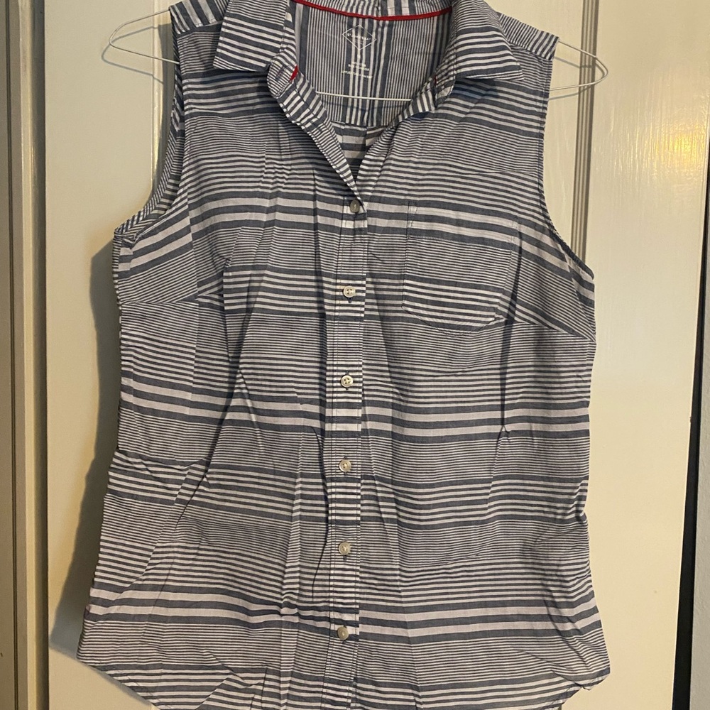 St. John's Bay Gray and White Fitted Button Down Shirt